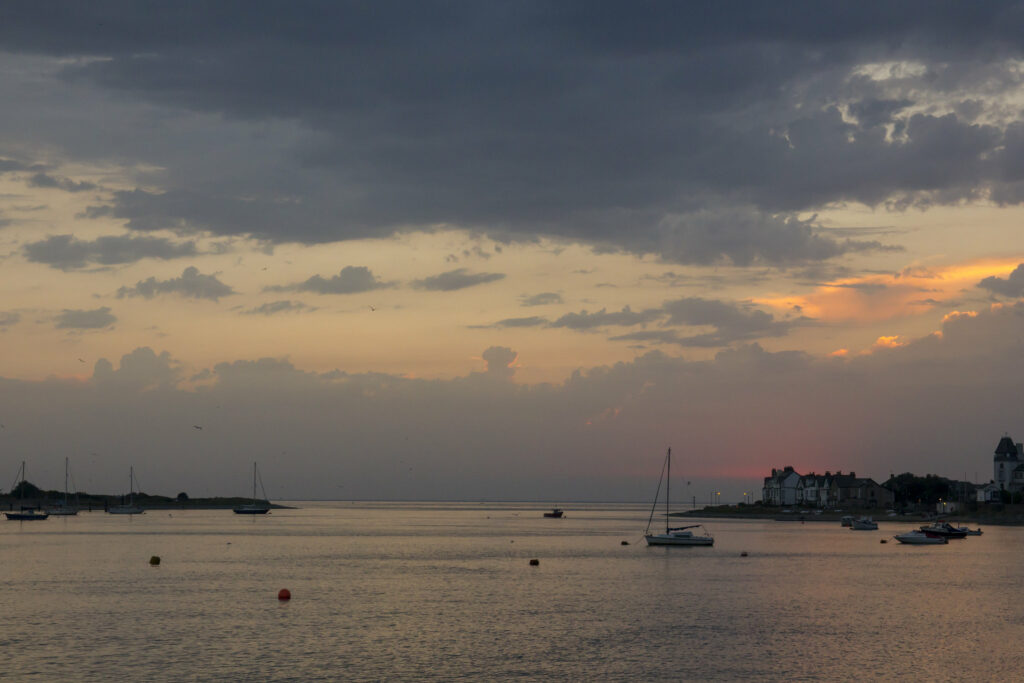 Lydia Godden summarises the IWA and Bangor Universities' open discussion about the economic future plans of The Anglesey Energy Island programme.