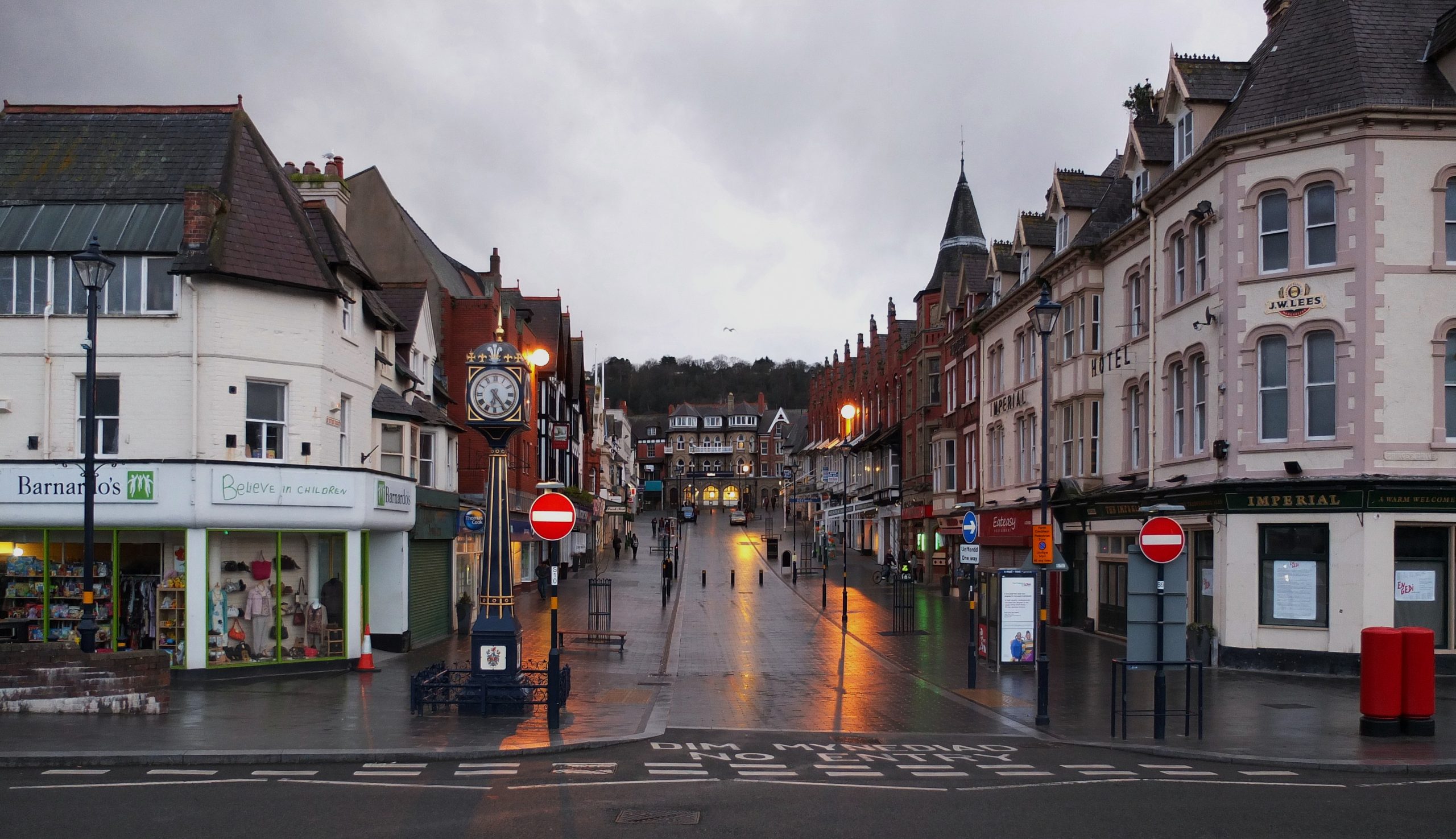 Coronavirus and the Resilience of Welsh Towns Institute of Welsh Affairs
